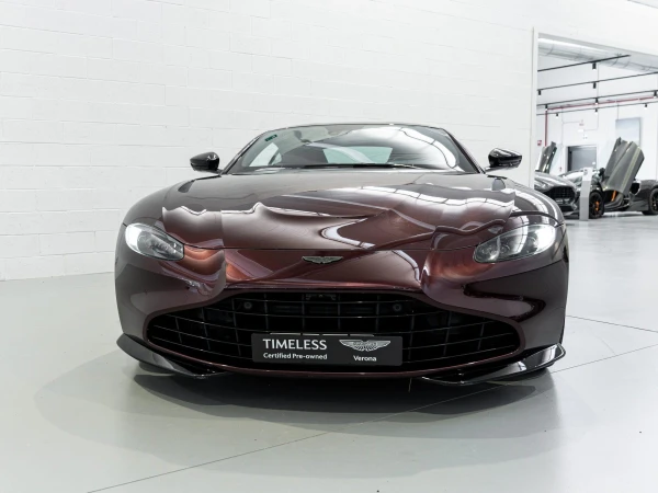 Aston martin VANTAGE