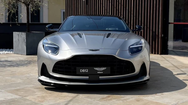 Aston martin DB12