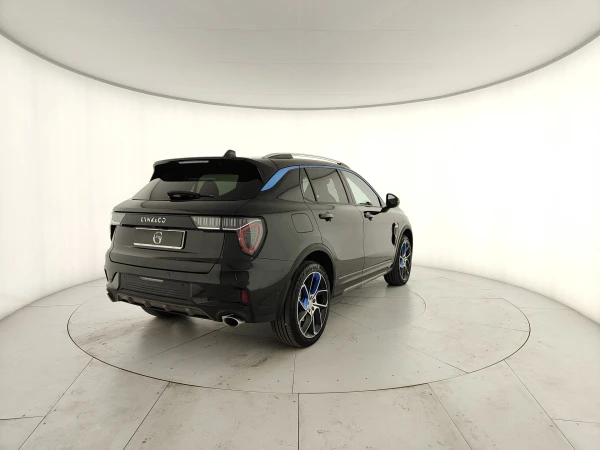 Lynk&co 01