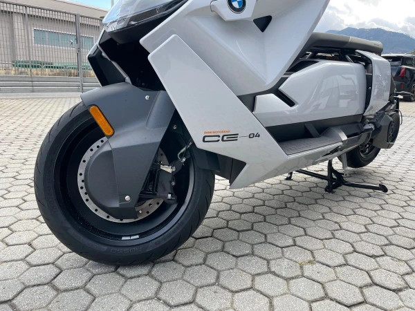 BMW Motorrad CE04