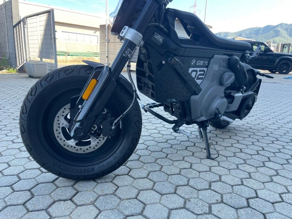 BMW Motorrad CE02