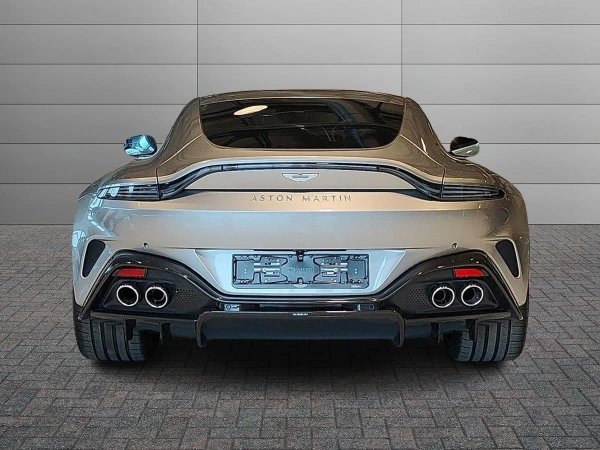 Aston martin VANTAGE