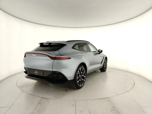 Aston martin DBX