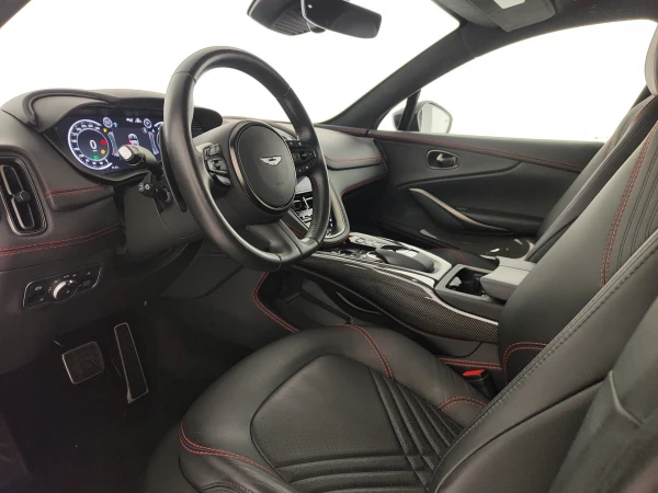Aston martin DBX