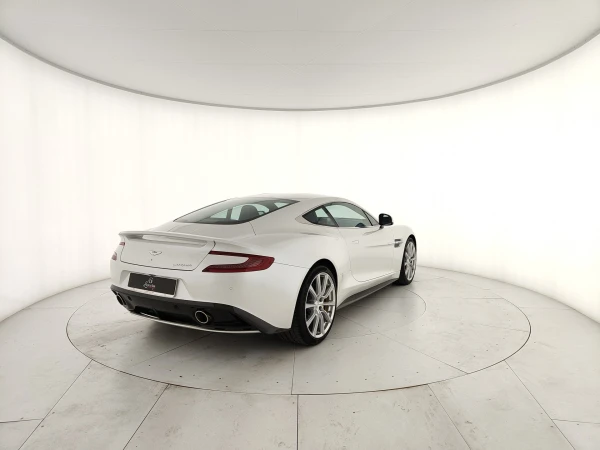 Aston martin Vanquish
