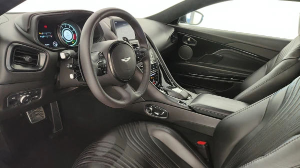Aston martin DB11
